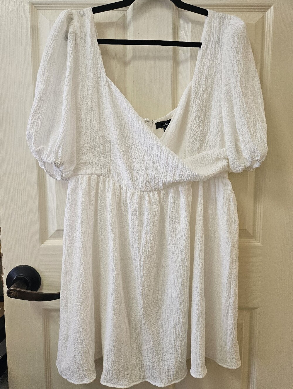 🤍 Lulu's White Puff-Sleeve V-Neck Mini Dress